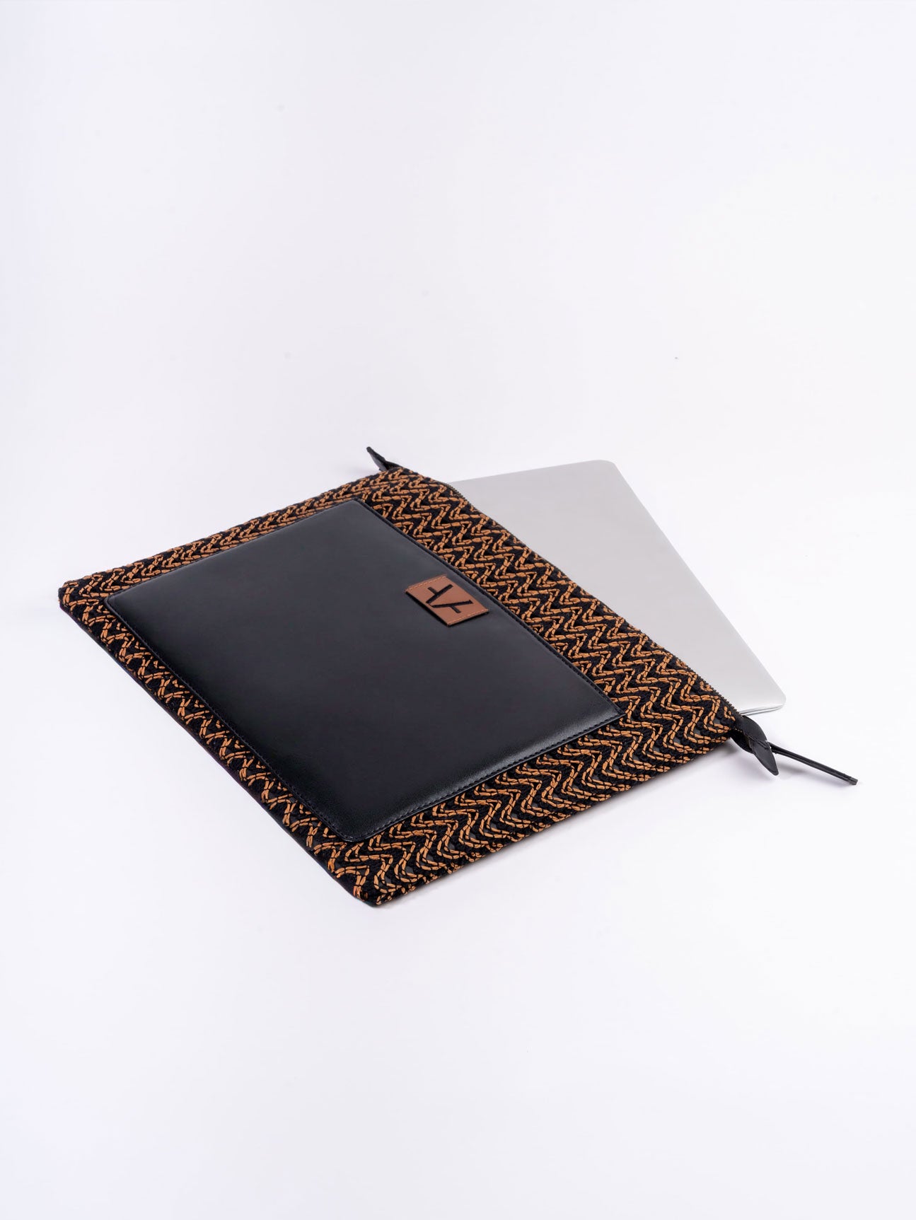 Black Dune Laptop sleeve