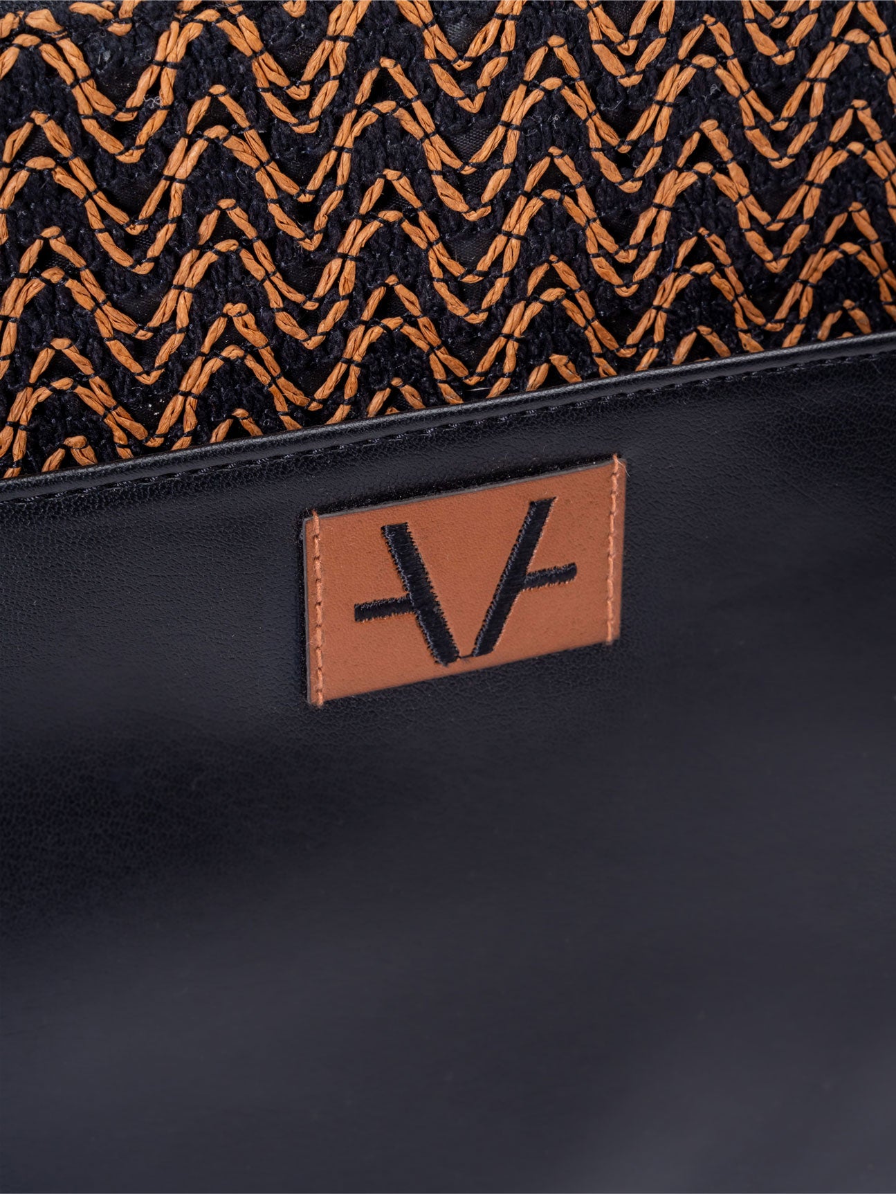 Black Dune Laptop sleeve