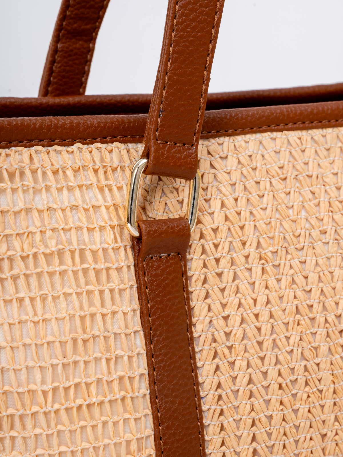 Herring strands the daily tote
