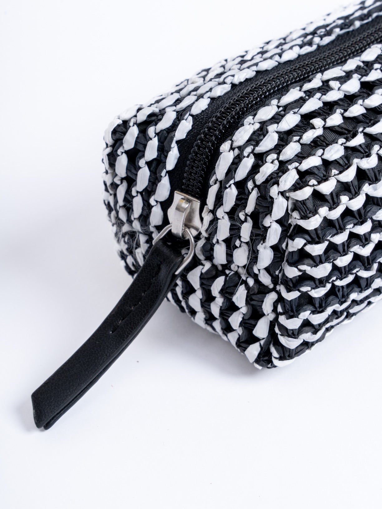 MONOCHROME MOSAIC SMALL POUCH