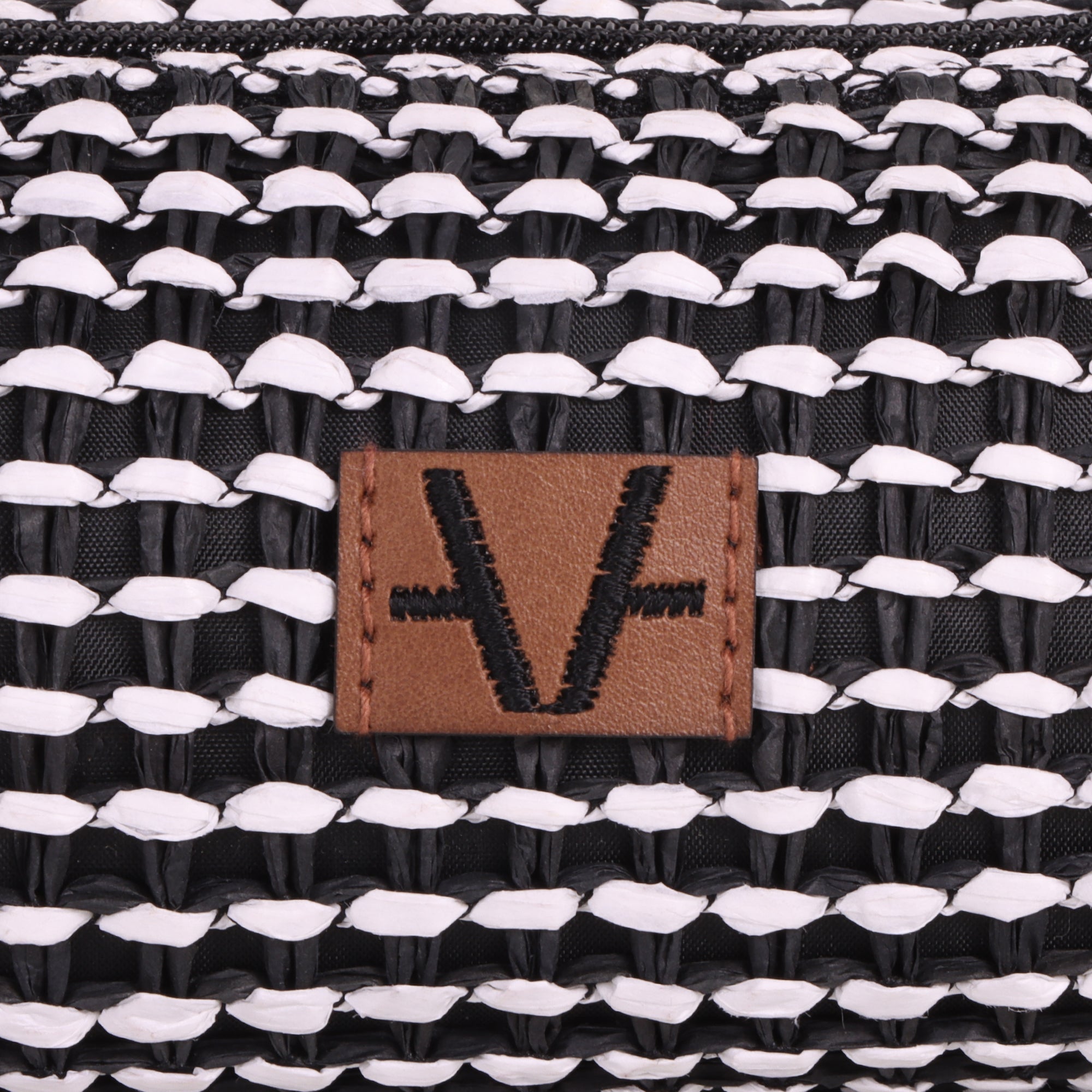 Eco Raffia Geometric Pouch Bag for Women - Sustainable Style