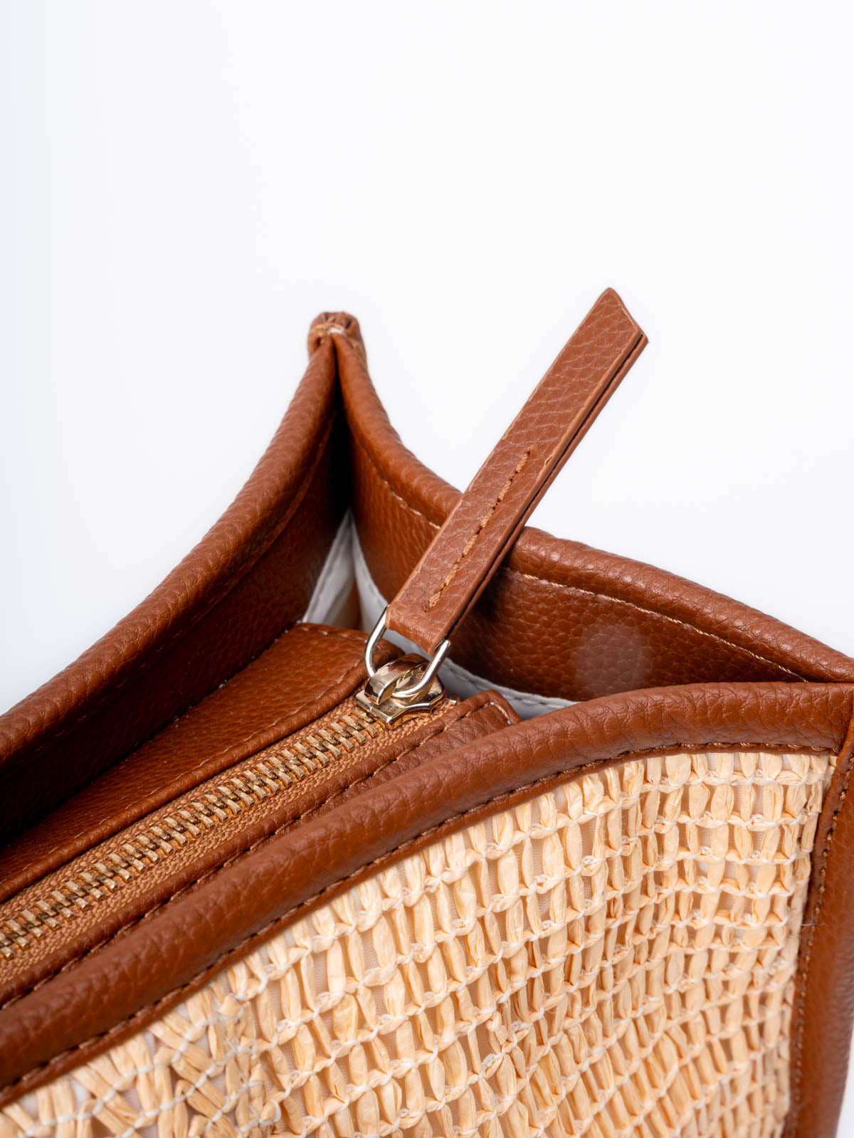 Herring strands the daily tote